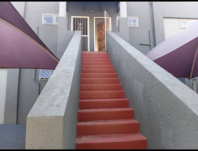 2 BEDROOM TOWNHOUSE FOR SALE IN MULBARTON